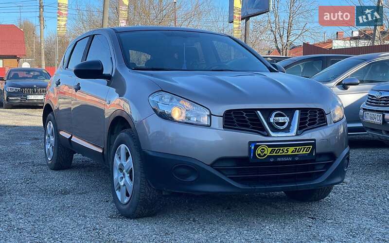 Внедорожник / Кроссовер Nissan Qashqai 2010 в 