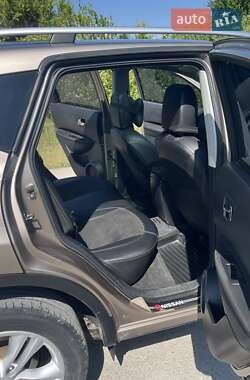 Внедорожник / Кроссовер Nissan Qashqai 2012 в 