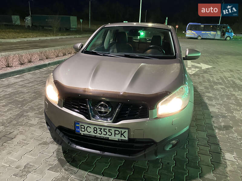 Позашляховик / Кросовер Nissan Qashqai 2011 в Стрию