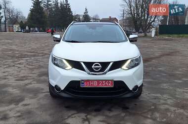 Внедорожник / Кроссовер Nissan Qashqai 2015 в Новоархангельске