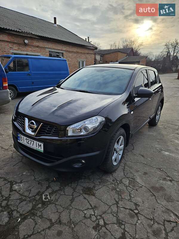 Внедорожник / Кроссовер Nissan Qashqai 2011 в 