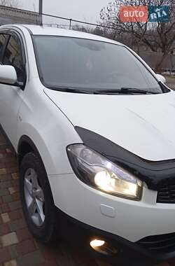 Внедорожник / Кроссовер Nissan Qashqai 2012 в 
