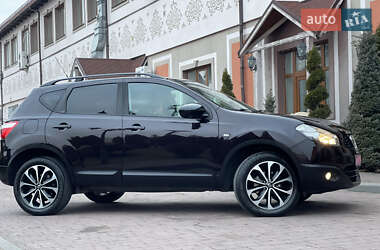 Позашляховик / Кросовер Nissan Qashqai 2013 в Стрию