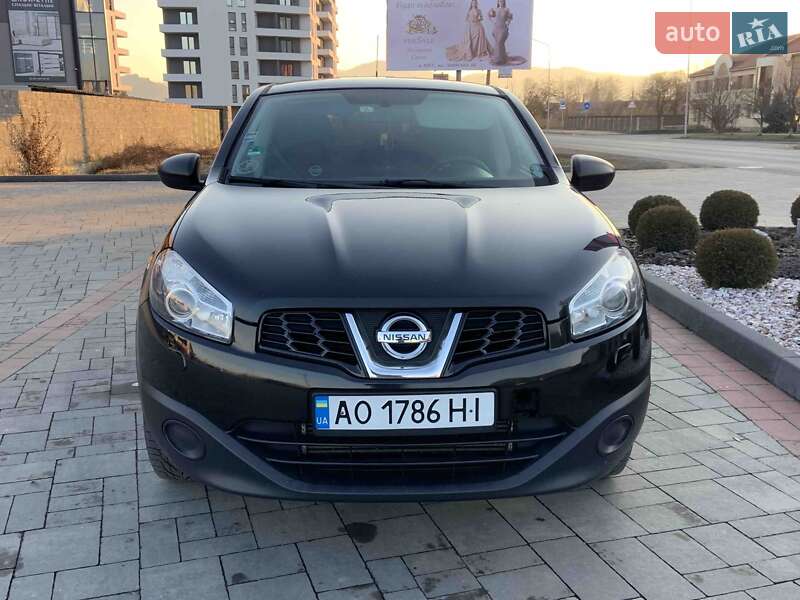 Позашляховик / Кросовер Nissan Qashqai 2013 в Хусті