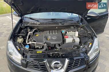 Внедорожник / Кроссовер Nissan Qashqai 2010 в 