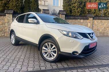 Внедорожник / Кроссовер Nissan Qashqai 2015 в Надворной