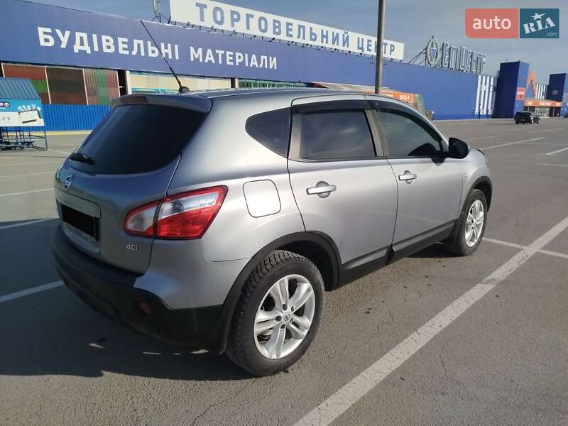 Внедорожник / Кроссовер Nissan Qashqai 2010 в Каменец-Подольском