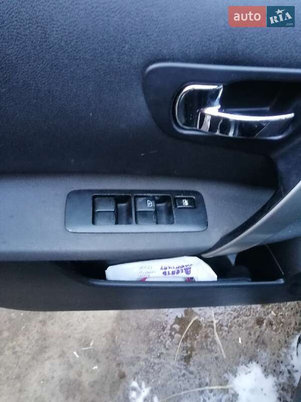 Внедорожник / Кроссовер Nissan Qashqai 2012 в Ровно