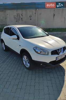 Позашляховик / Кросовер Nissan Qashqai 2010 в Червонограді