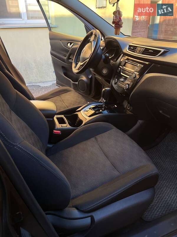 Внедорожник / Кроссовер Nissan Qashqai 2015 в 