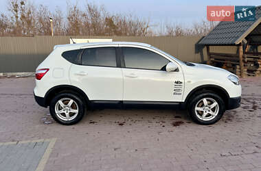 Внедорожник / Кроссовер Nissan Qashqai 2012 в Сарнах