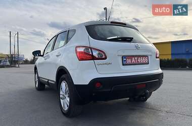Позашляховик / Кросовер Nissan Qashqai 2010 в 