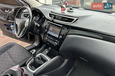 Внедорожник / Кроссовер Nissan Qashqai 2015 в 