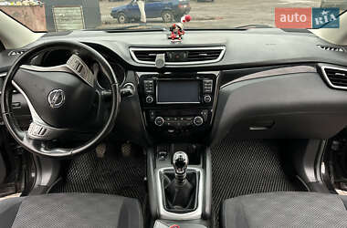 Внедорожник / Кроссовер Nissan Qashqai 2015 в 