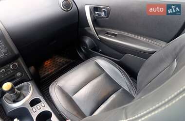 Позашляховик / Кросовер Nissan Qashqai 2013 в 
