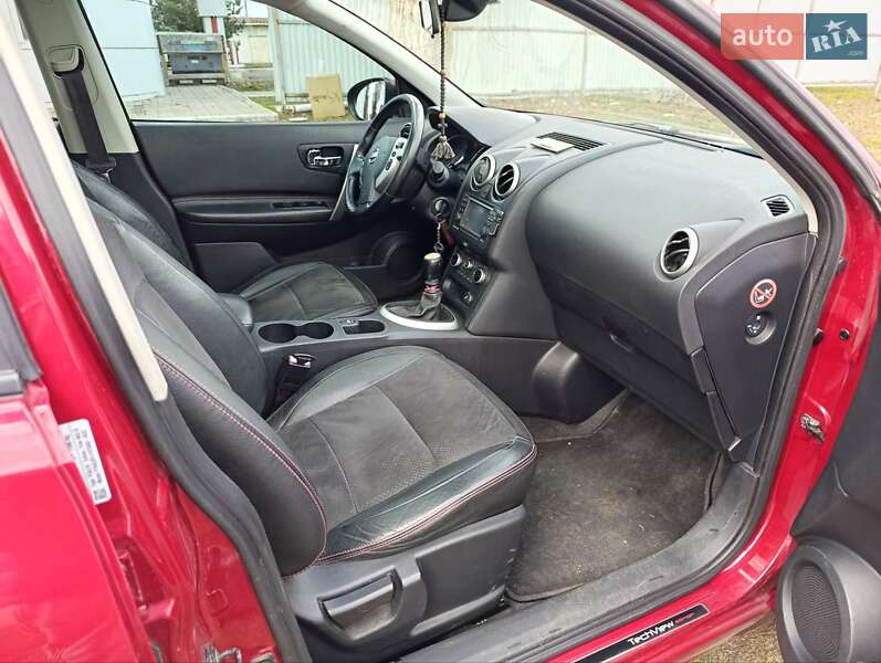 Внедорожник / Кроссовер Nissan Qashqai 2012 в Новомосковске