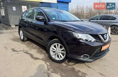 Внедорожник / Кроссовер Nissan Qashqai 2014 в 