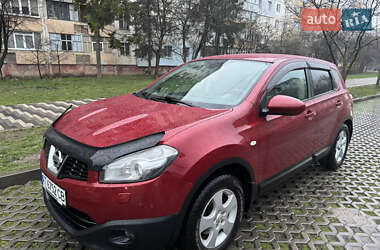 Позашляховик / Кросовер Nissan Qashqai 2013 в 