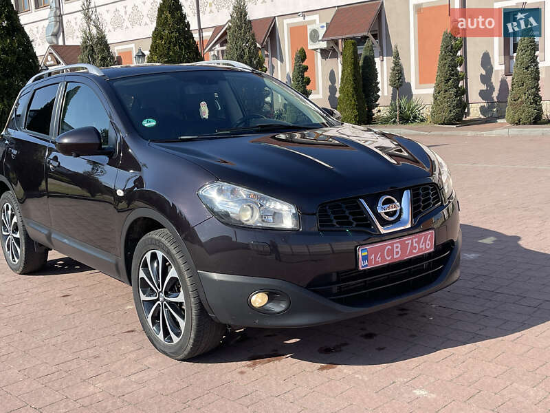 Внедорожник / Кроссовер Nissan Qashqai 2012 в Стрые