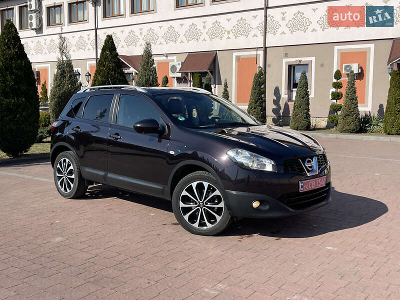 Внедорожник / Кроссовер Nissan Qashqai 2012 в Стрые