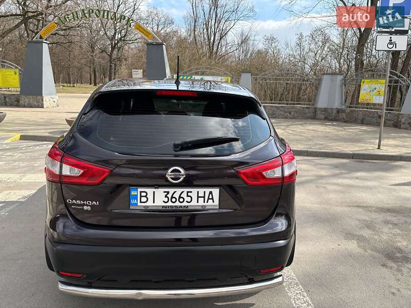 Внедорожник / Кроссовер Nissan Qashqai 2015 в Полтаве