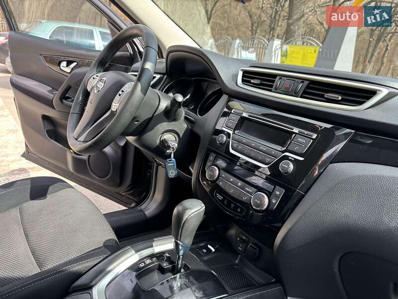 Внедорожник / Кроссовер Nissan Qashqai 2015 в Полтаве