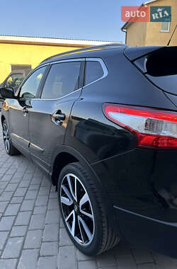 Внедорожник / Кроссовер Nissan Qashqai 2014 в 