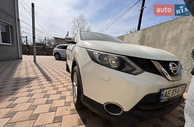 Внедорожник / Кроссовер Nissan Qashqai 2015 в Новом Буге