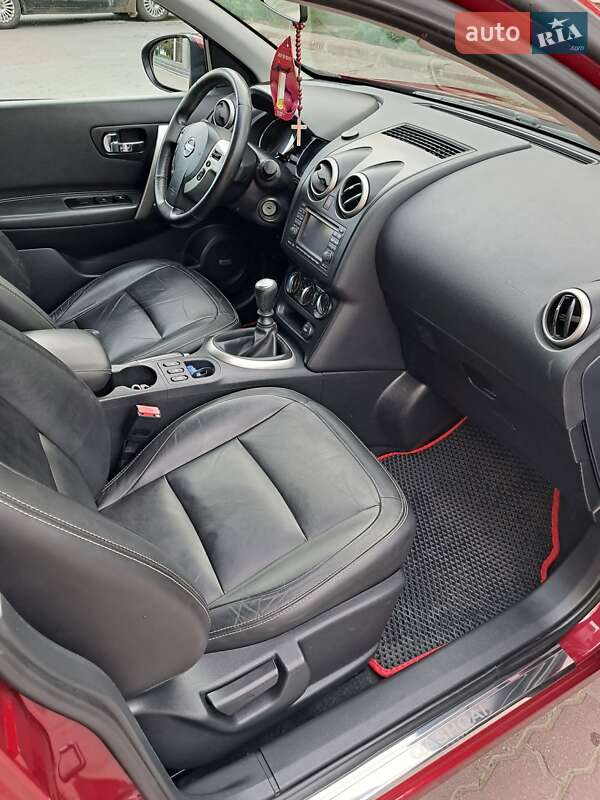 Позашляховик / Кросовер Nissan Qashqai 2011 в Івано-Франківську