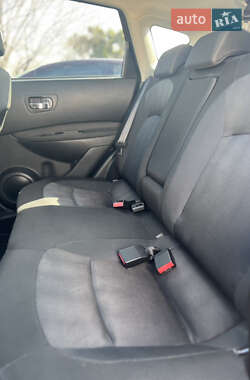 Внедорожник / Кроссовер Nissan Qashqai 2011 в 