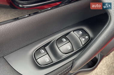 Позашляховик / Кросовер Nissan Qashqai 2021 в 