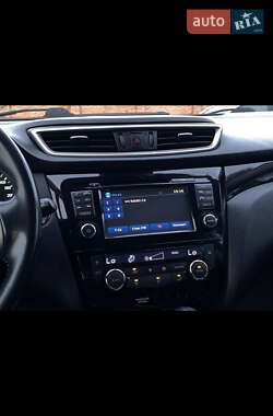 Внедорожник / Кроссовер Nissan Qashqai 2015 в 