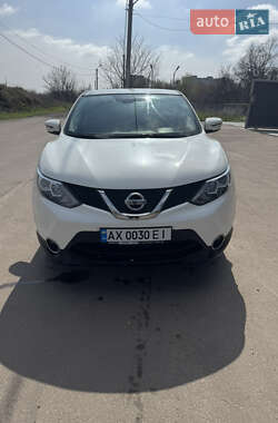 Позашляховик / Кросовер Nissan Qashqai 2016 в 