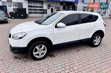 Внедорожник / Кроссовер Nissan Qashqai 2012 в 