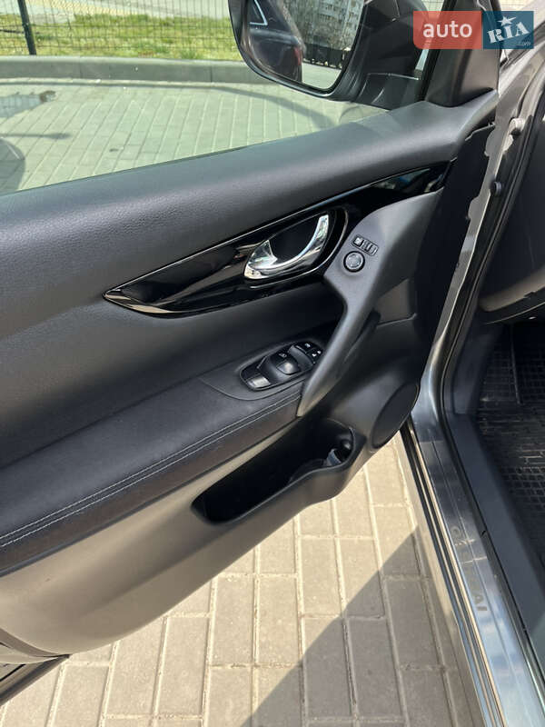 Внедорожник / Кроссовер Nissan Qashqai 2016 в Черкассах