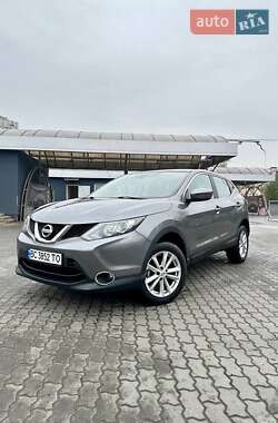 Внедорожник / Кроссовер Nissan Qashqai 2014 в 