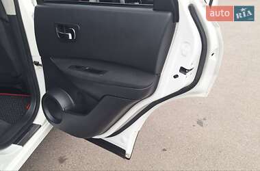 Внедорожник / Кроссовер Nissan Qashqai 2011 в 