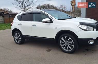 Внедорожник / Кроссовер Nissan Qashqai 2011 в 