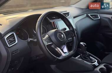 Позашляховик / Кросовер Nissan Qashqai 2019 в 