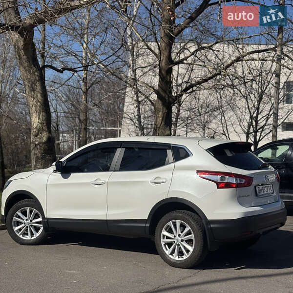 Позашляховик / Кросовер Nissan Qashqai 2016 в 
