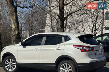 Позашляховик / Кросовер Nissan Qashqai 2016 в 