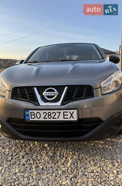 Внедорожник / Кроссовер Nissan Qashqai 2012 в 