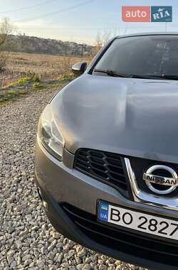 Внедорожник / Кроссовер Nissan Qashqai 2012 в 