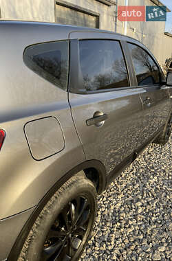 Внедорожник / Кроссовер Nissan Qashqai 2012 в 