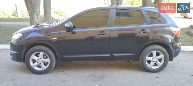 Внедорожник / Кроссовер Nissan Qashqai 2012 в Староконстантинове