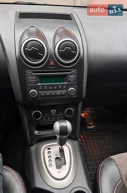 Внедорожник / Кроссовер Nissan Qashqai 2011 в 