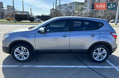 Внедорожник / Кроссовер Nissan Qashqai 2010 в 