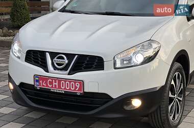 Внедорожник / Кроссовер Nissan Qashqai 2012 в 