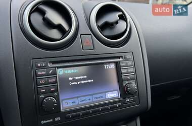 Внедорожник / Кроссовер Nissan Qashqai 2012 в 