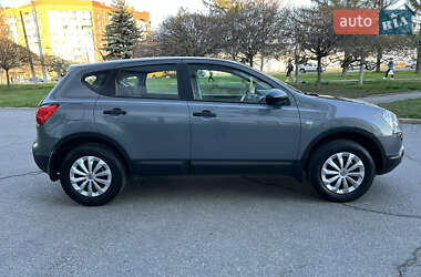 Позашляховик / Кросовер Nissan Qashqai 2010 в 